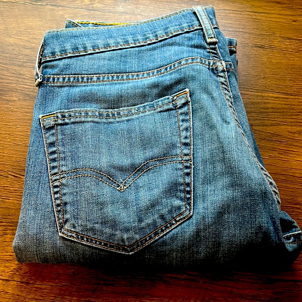Levi’s 527